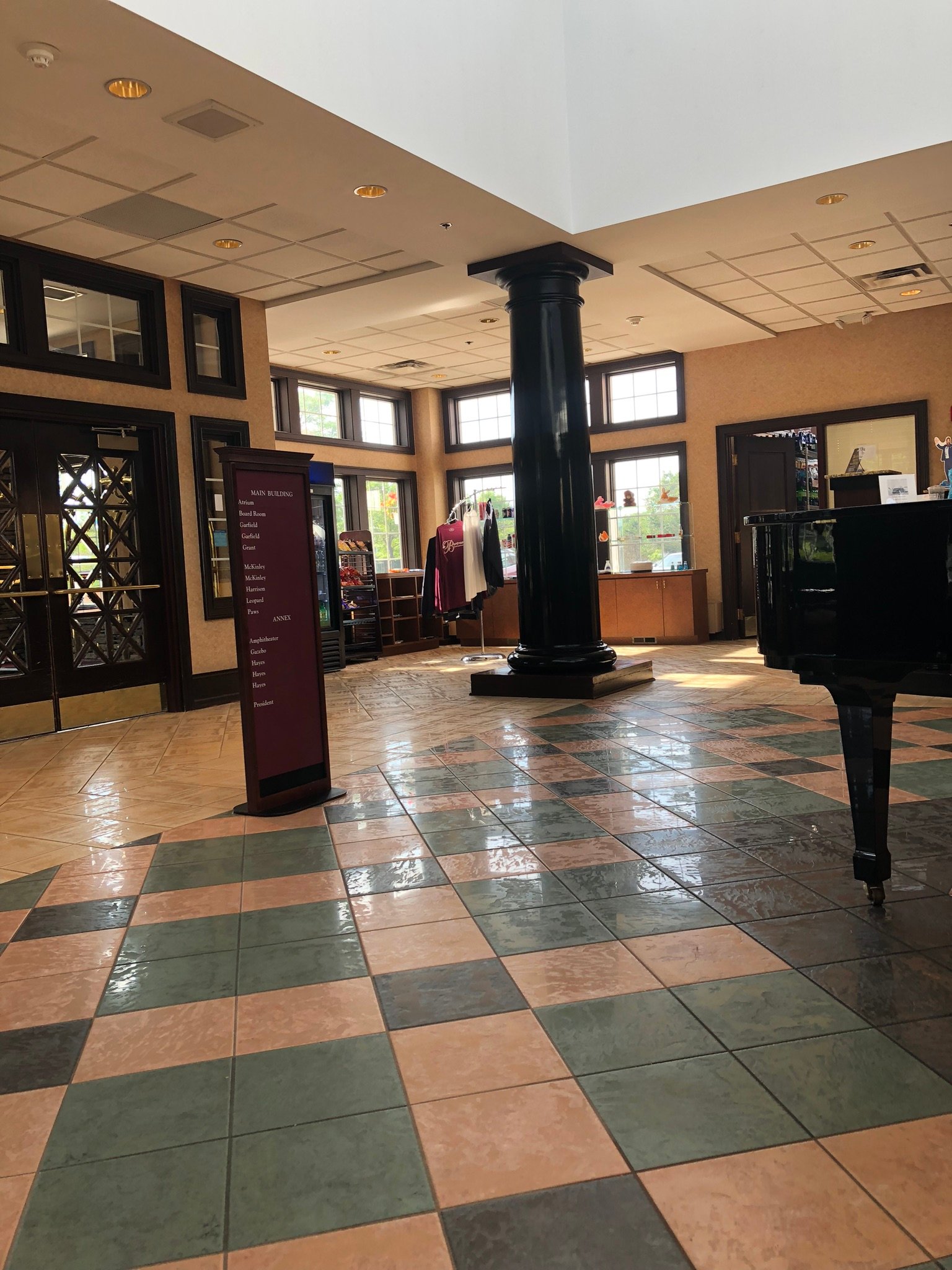 The Bertram Inn & Conference Center, Trademark Collection Hotel-浴室