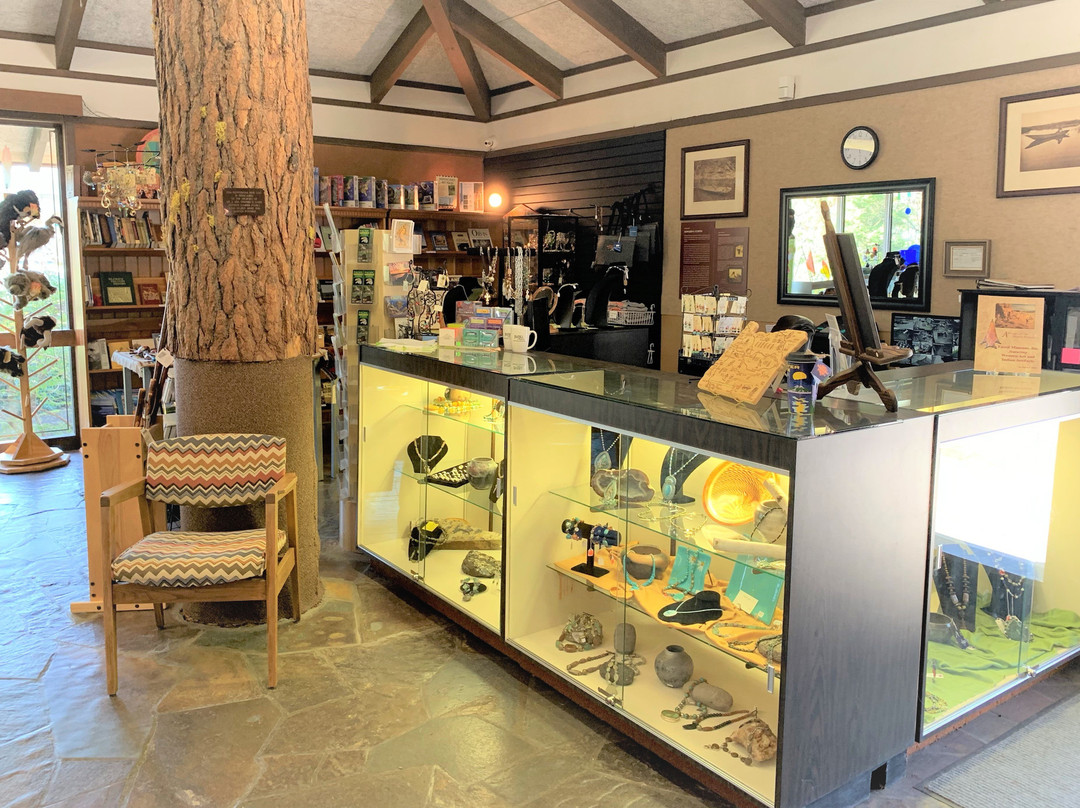 The Favell Museum Native American Artifacts and Contemporary Western Art-克拉马斯福尔斯必去景点