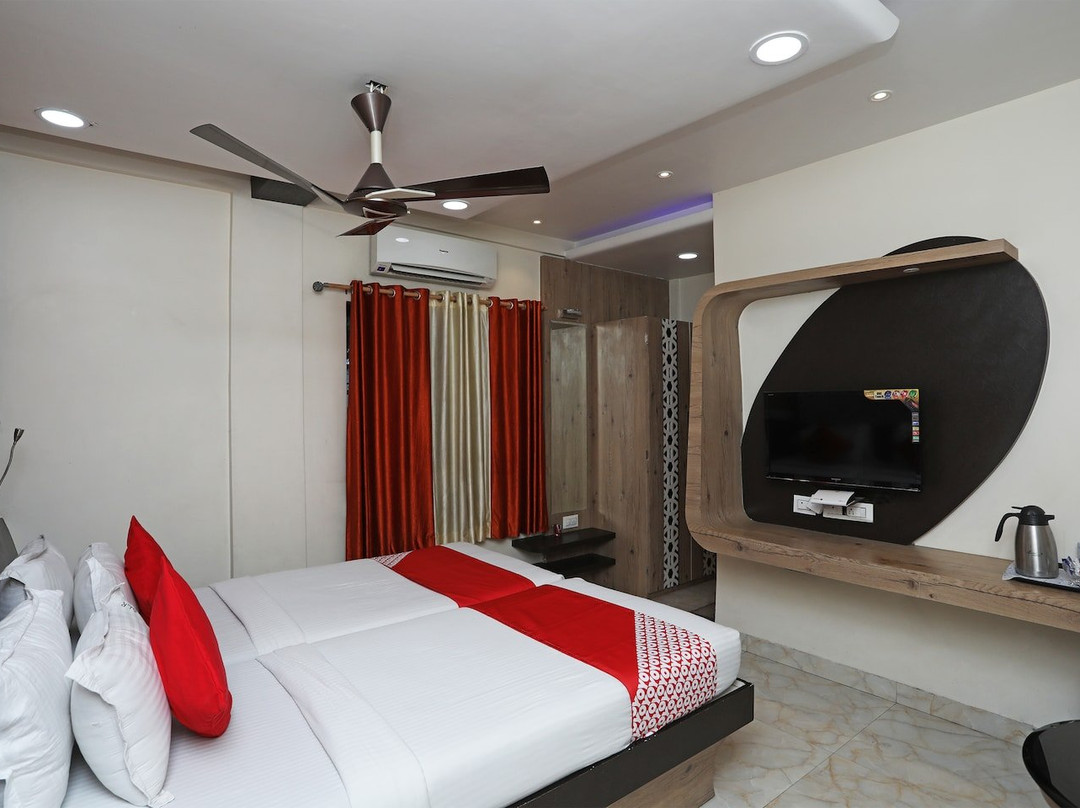 OYO 2038 Hotel Green Leaf Regency主图