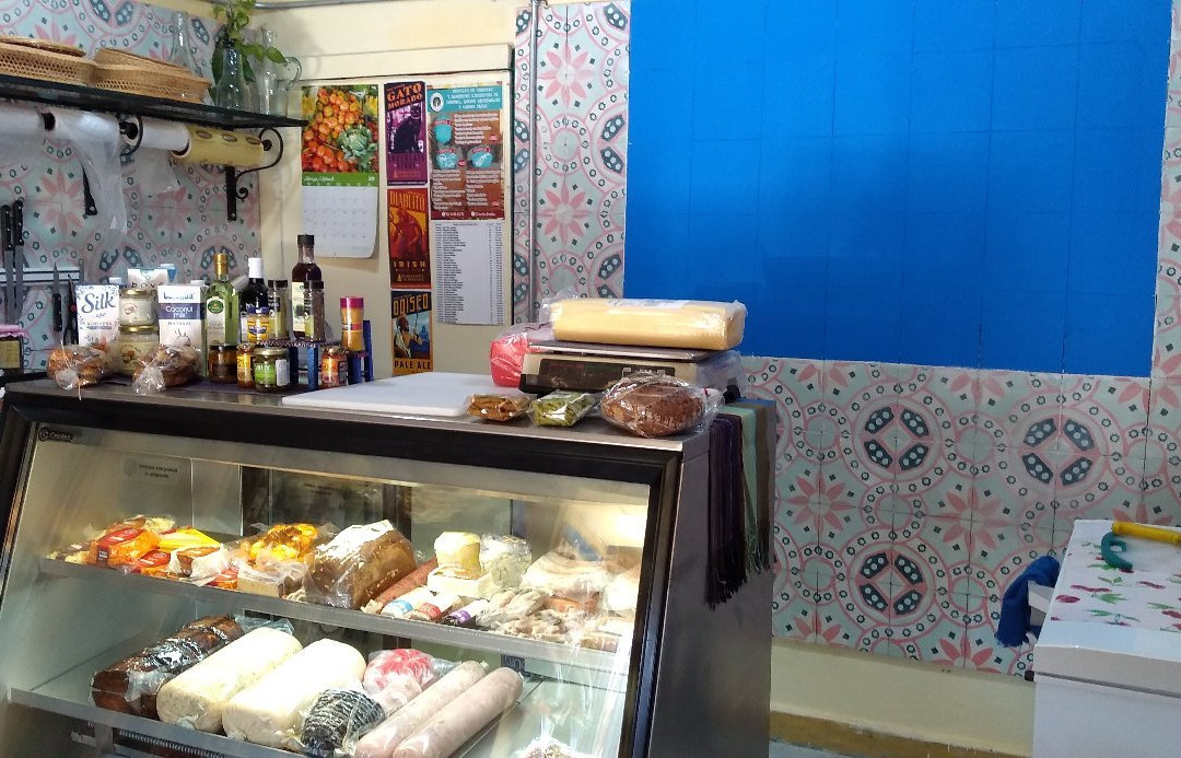 El Jardin Quesos y Jamones Artesanales-圣佩德罗乔卢拉必去景点