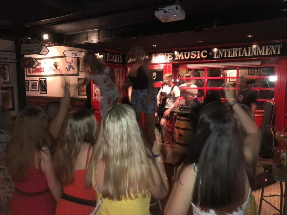 Patrick's Irish Bar Salou景点图片