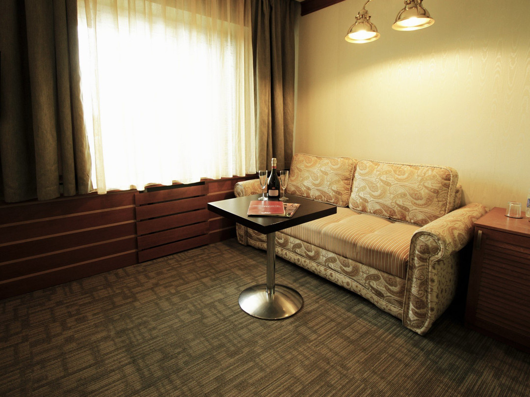 Aurora Hotel主图