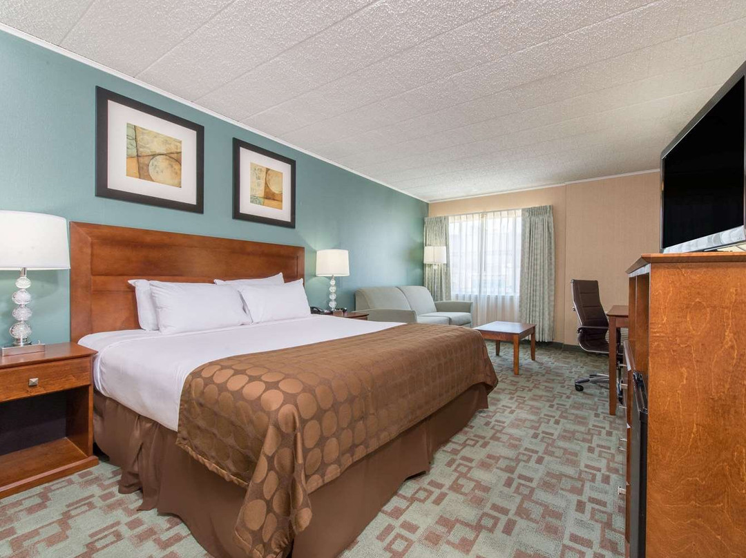 Ramada By Wyndham Vineland Millville Area主图