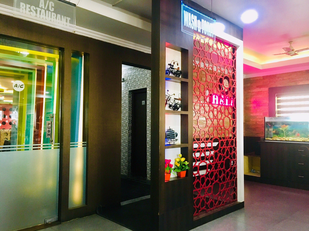 Holiday Hill Hotel & Suites主图