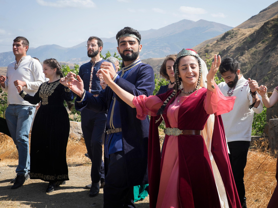 Tonir Wedding Village