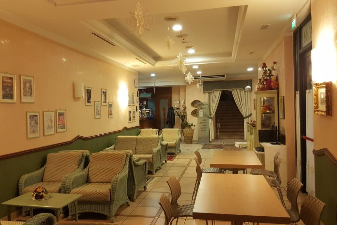 蒙帝亚尔酒店主图