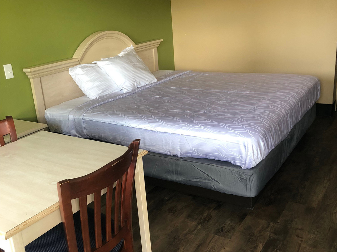 Weston Inn & Suites主图