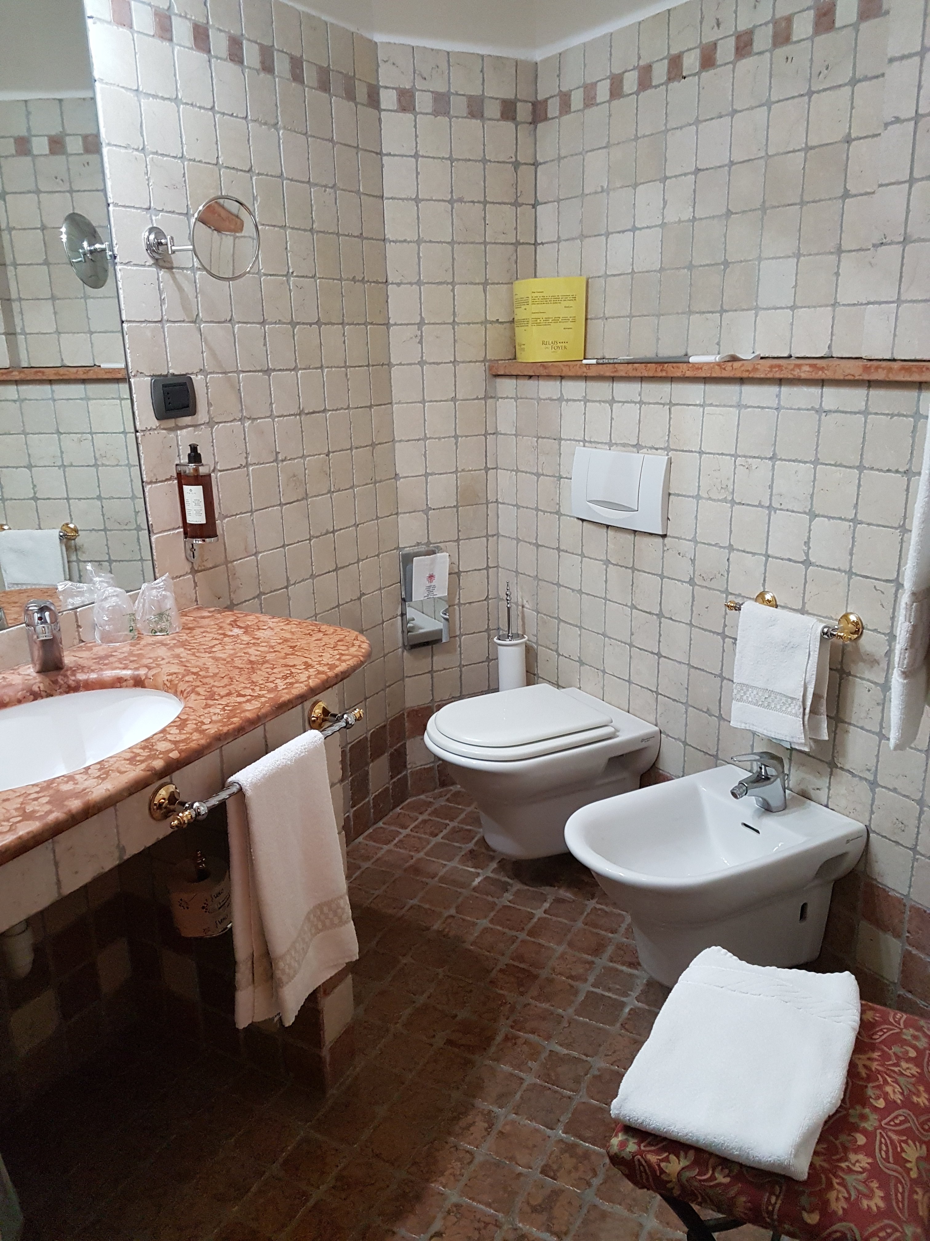 Hotel Relais Du Foyer-浴室