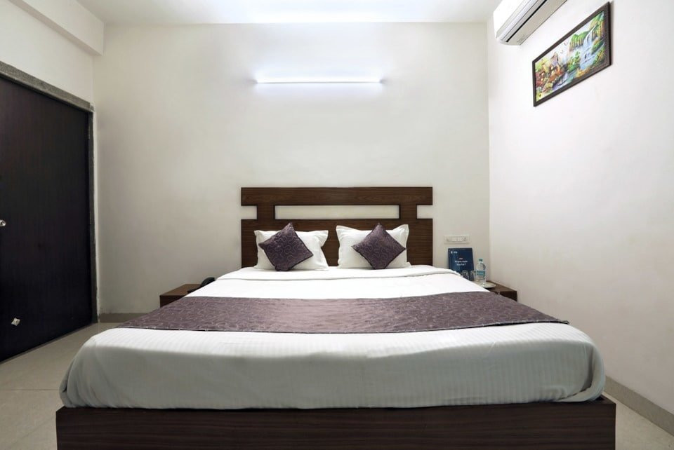 OYO 12810 Hotel Iris主图