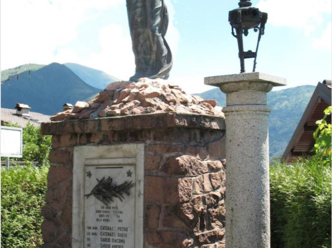 Monumento ai caduti di Armio景点图片