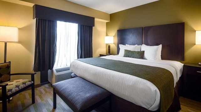 桑堡贝斯特韦斯特优质套房酒店-官方