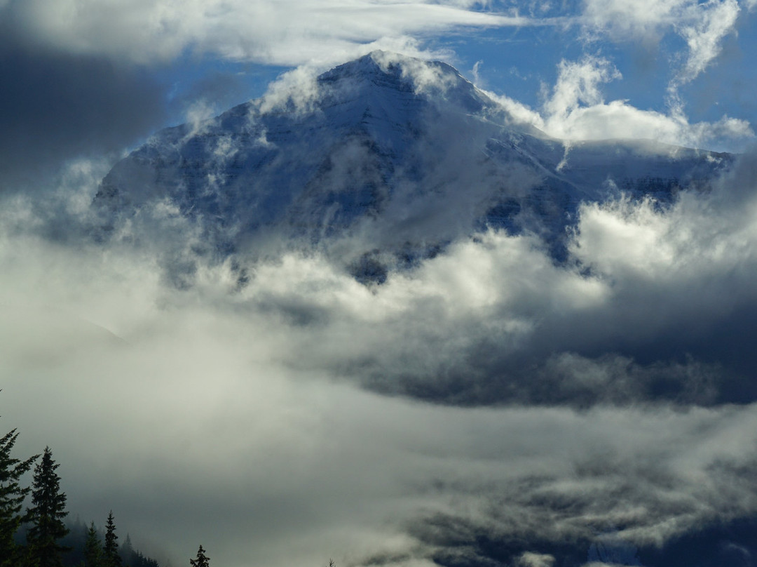 山区河流旅舍主图