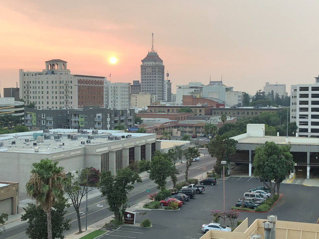 希尔顿逸林弗雷斯诺会议中心酒店主图