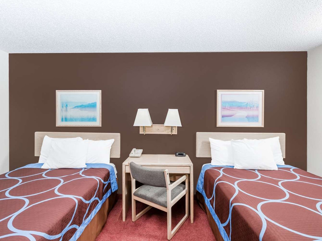 Super 8 by Wyndham Estherville主图