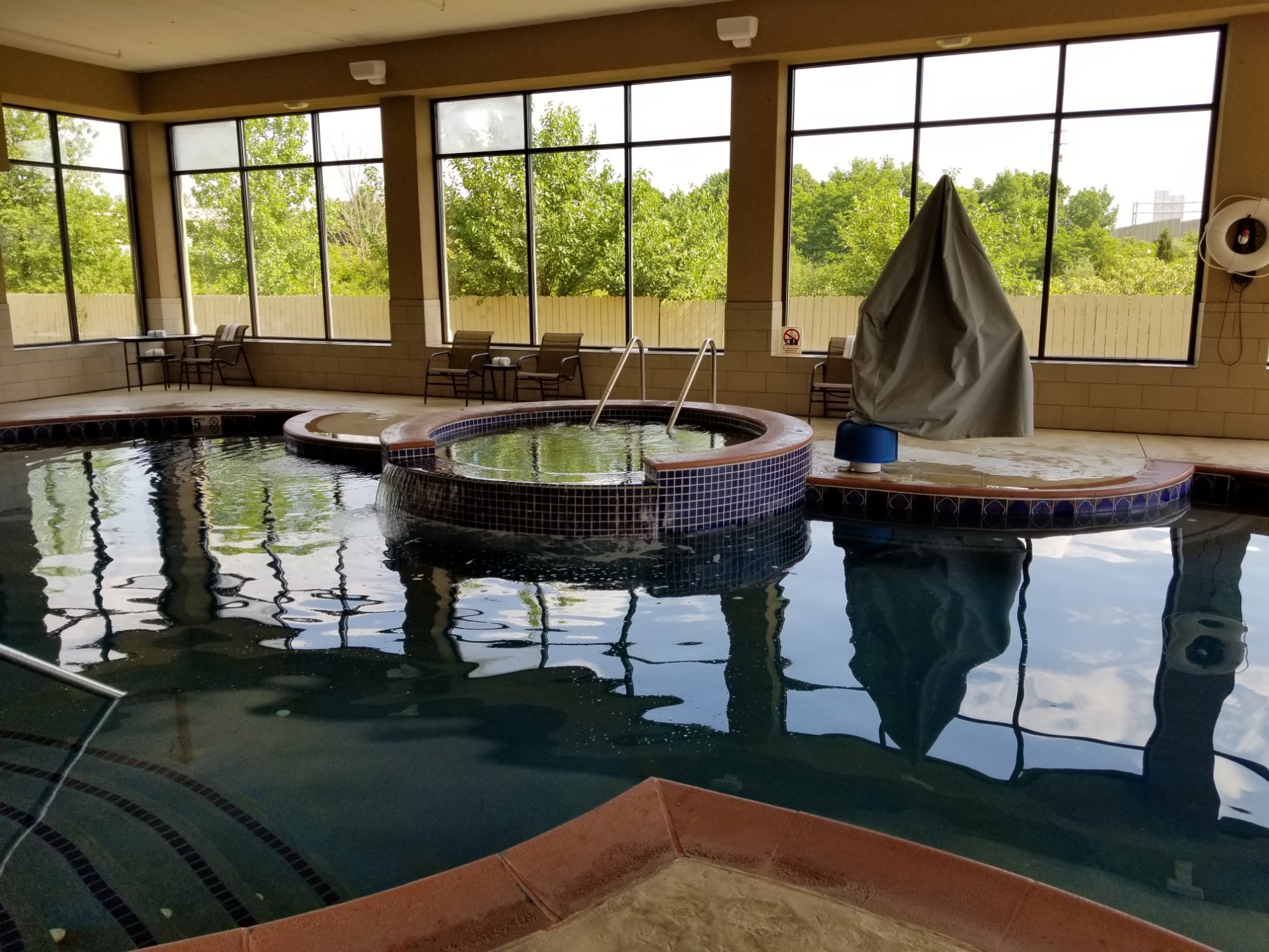 Holiday Inn Express & Suites Indianapolis W - Airport Area, an IHG hotel-泳池