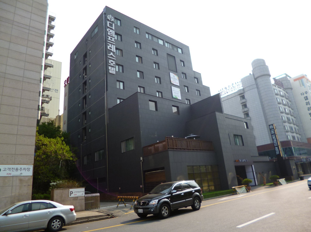 The Empress Hotel主图