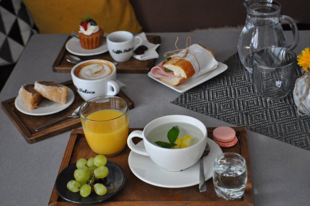 Brtnice餐馆和美食-café DEZERT