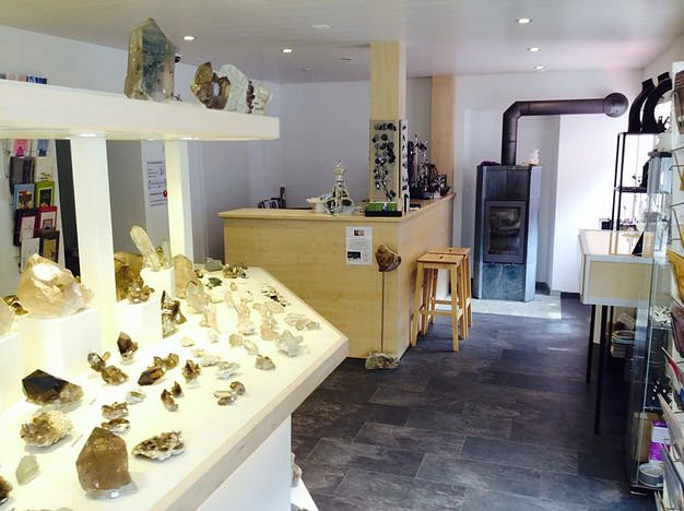 Alpinschmuck Schmuckdesign Steinheimisch und Geschenkeladen in Mörel-Moerel-Filet必去景点