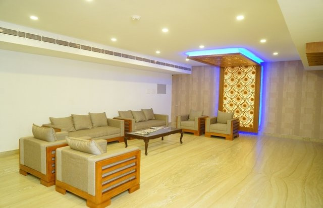 Hotel Surya主图