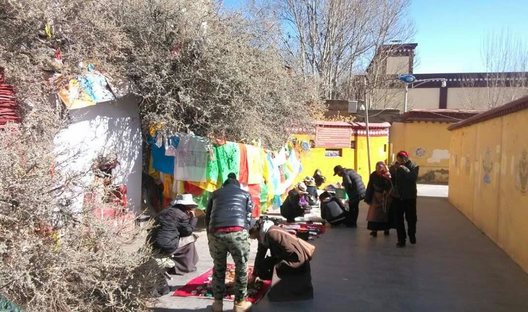 药王山摩崖-拉萨市必去景点