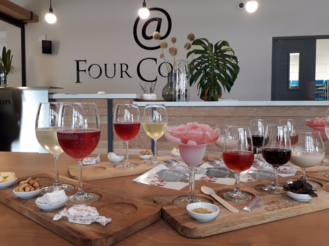Four Cousins Tasting Room-Robertson必去景点
