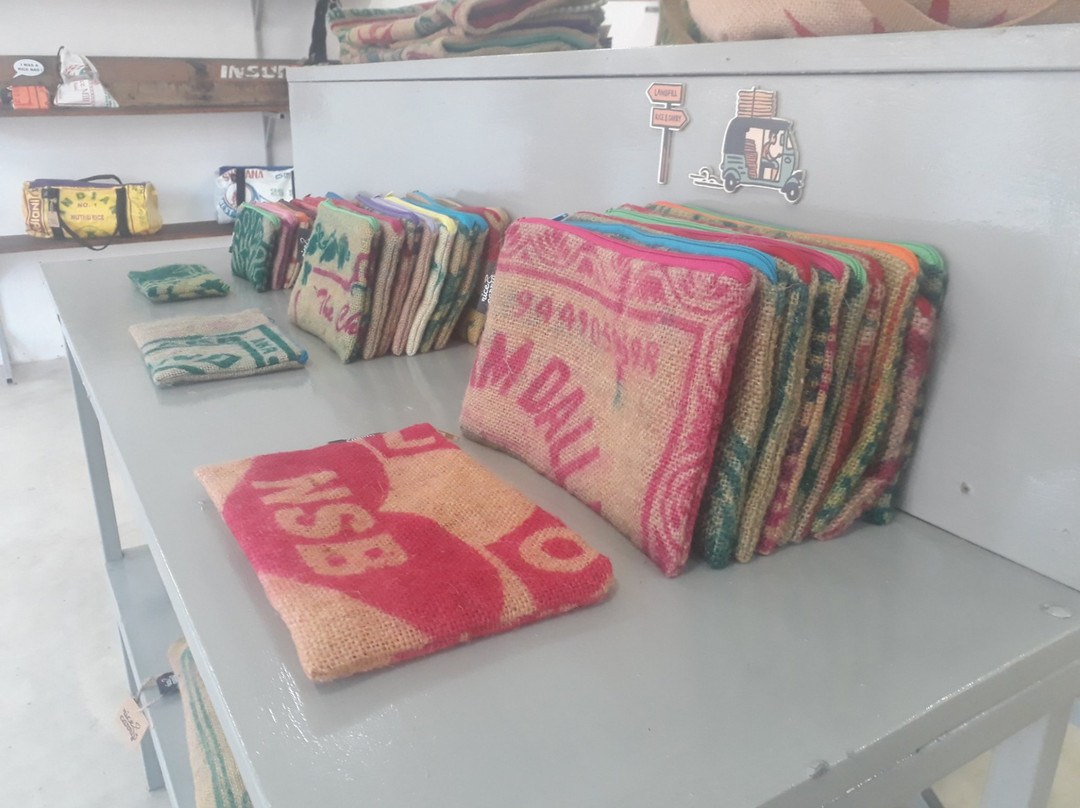 Rice & Carry Bags Shop-阿鲁甘湾必去景点