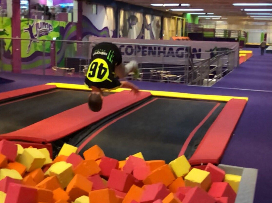 Xjump Trampoline Park景点图片