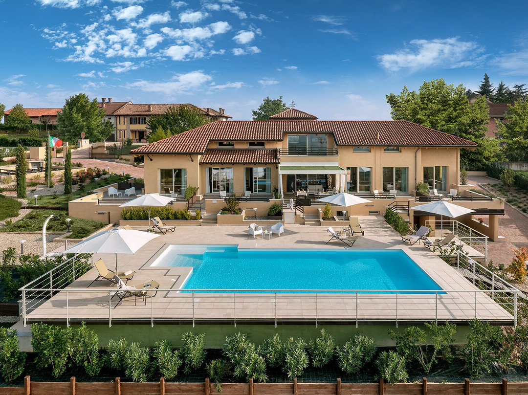 Castagnole Lanze酒店住宿-Villa Cristina Suite