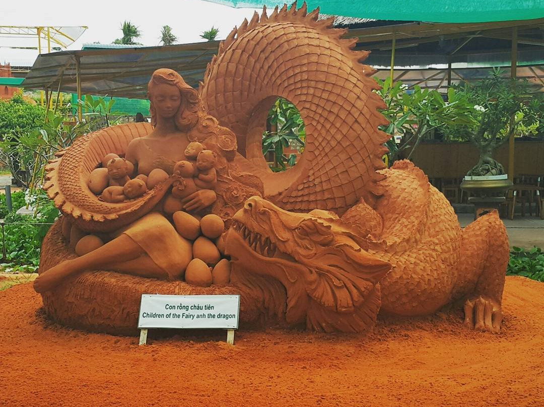 Forgotten Land Sand Sculpture Park景点图片