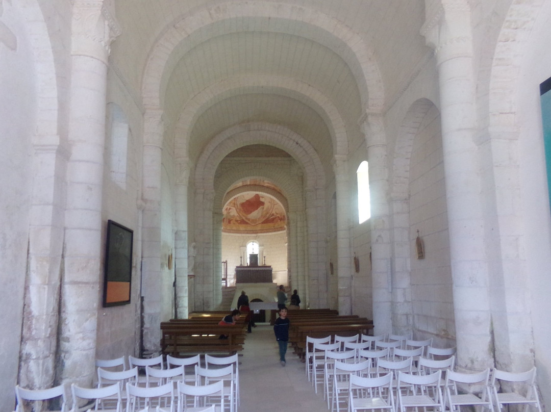 Eglise Saint-Nicolas-Tavant必去景点