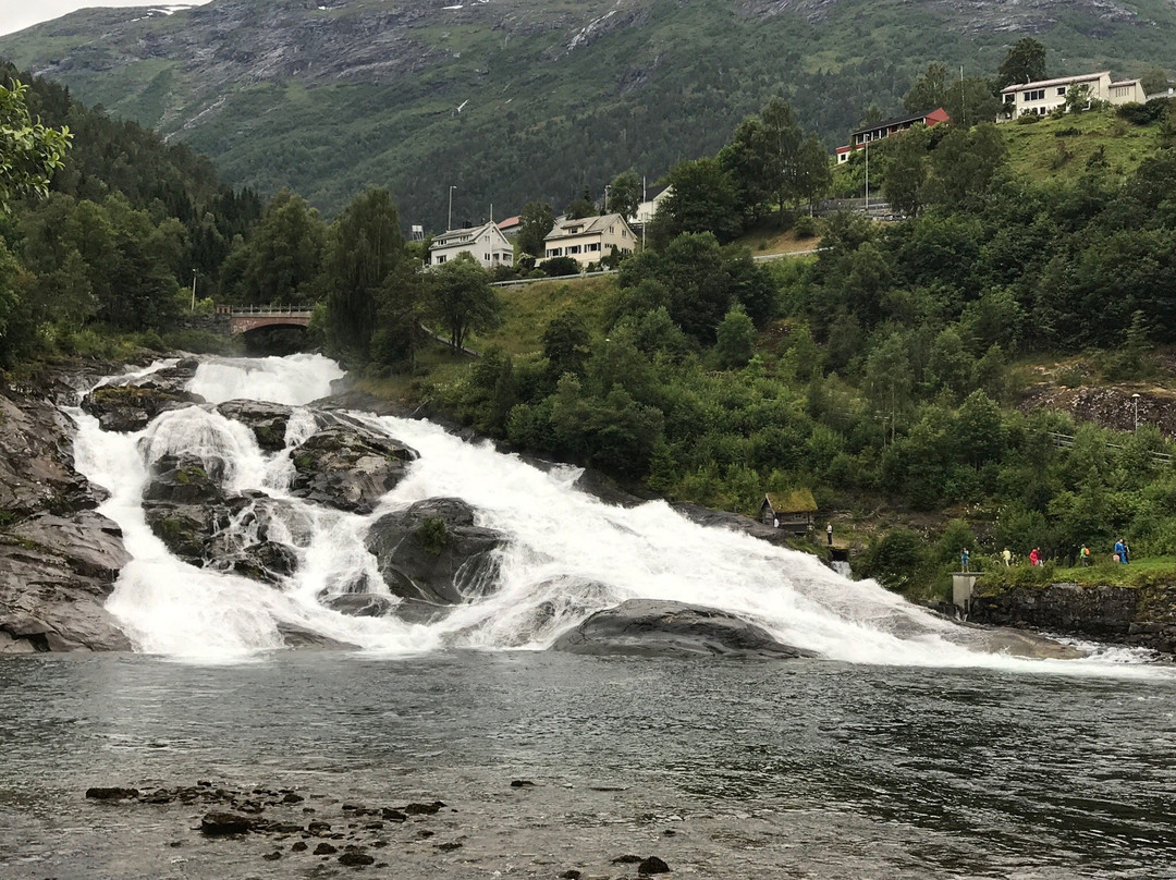 Hellesyltfossen-Hellesylt必去景点