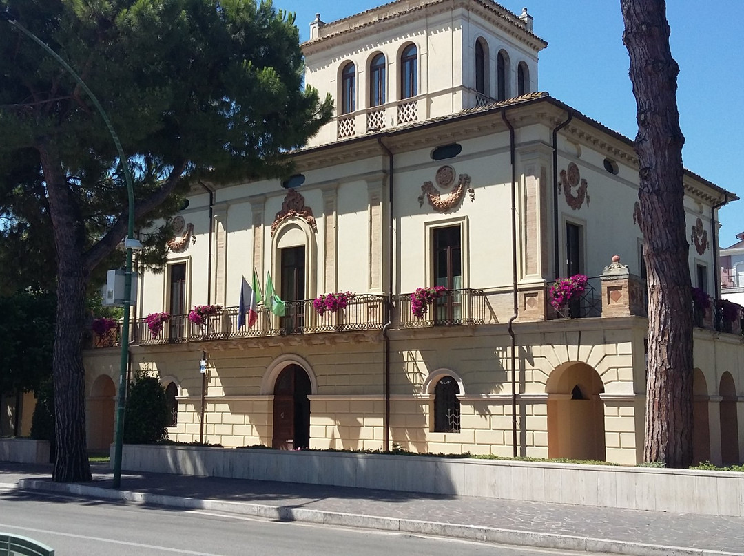 Villa Filiani-Pineto必去景点