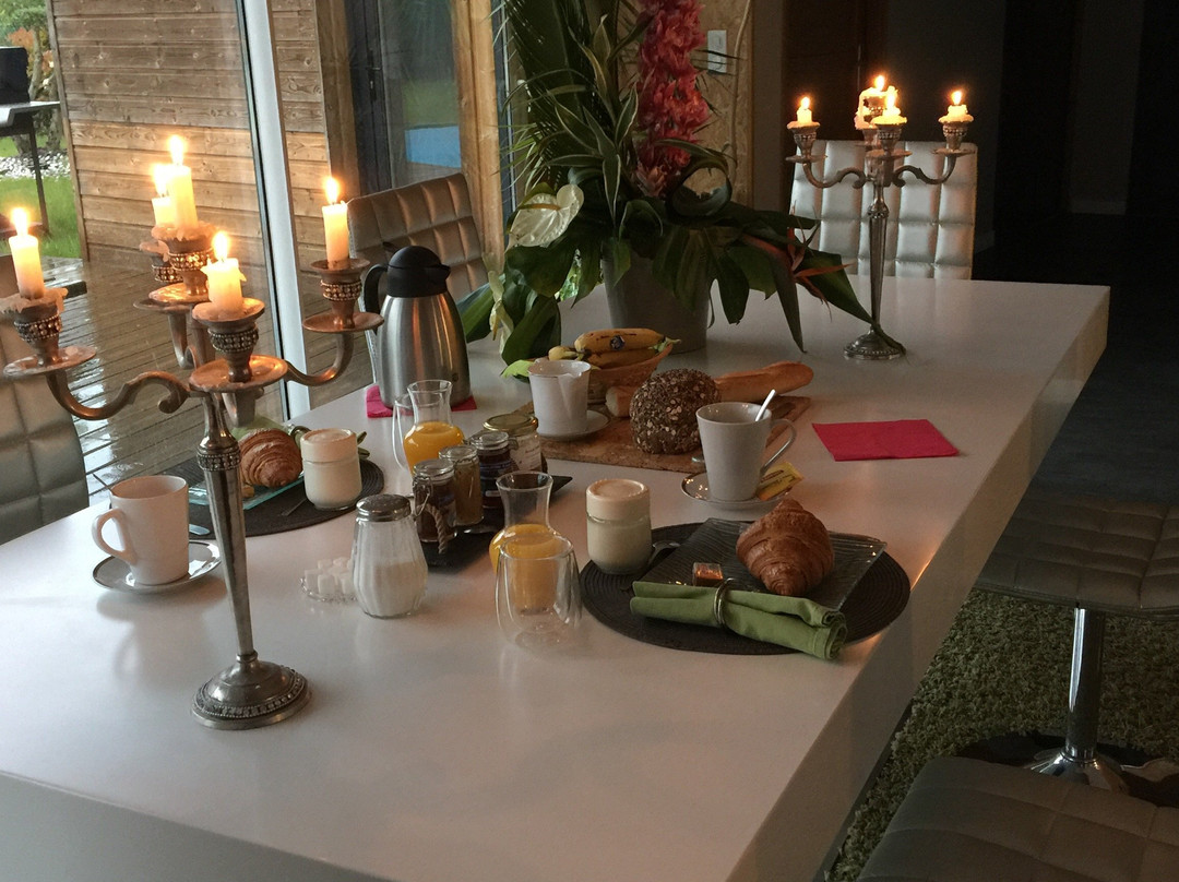 Saint-Denis-de-l'Hotel酒店住宿-La Chambre Lagon