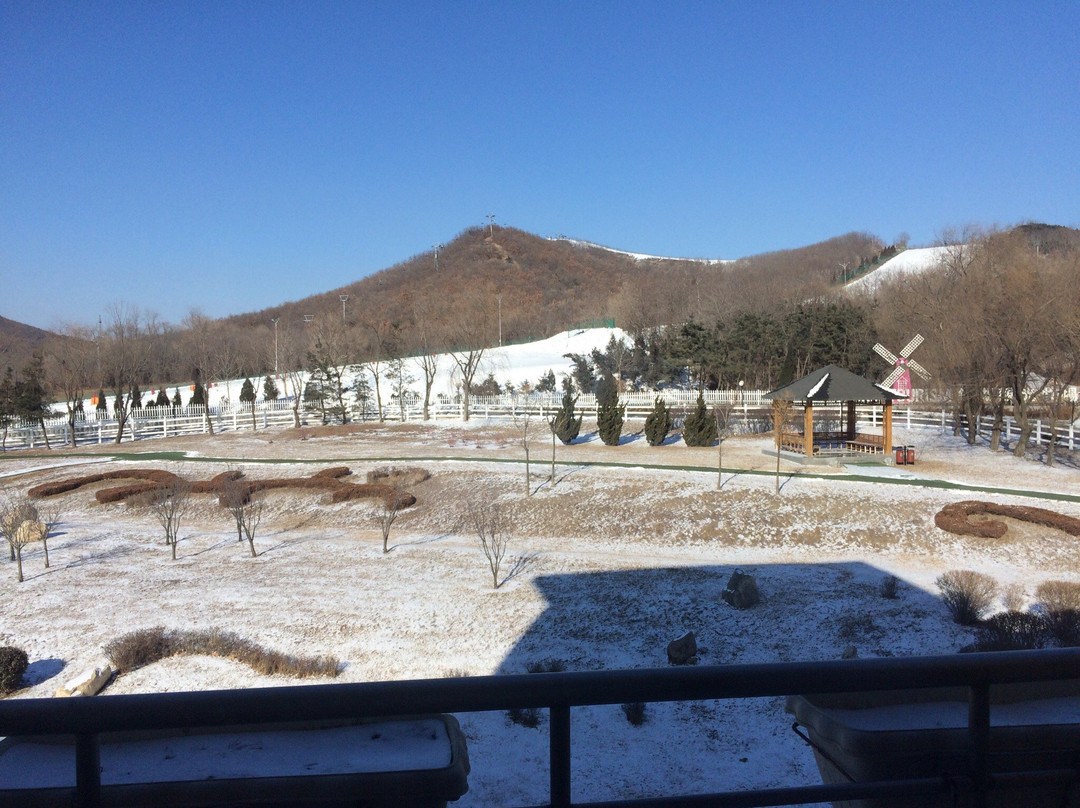 铭湖温泉度假村主图