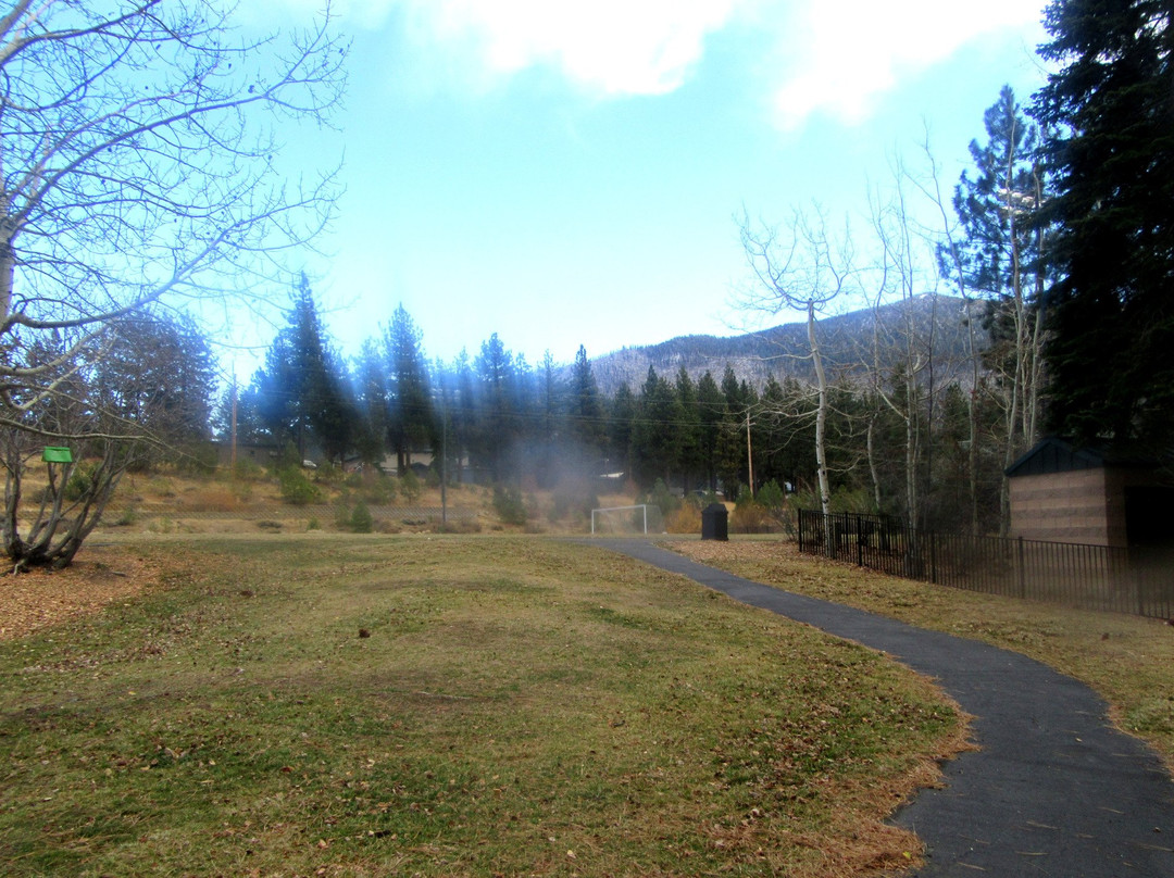 Kahle Park and Community Center-Stateline必去景点