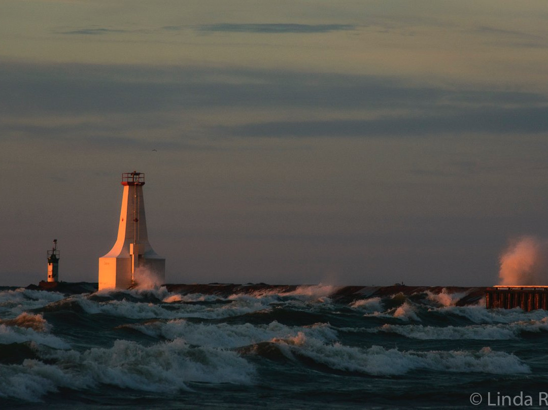 Cobourg East Pierhead Lighthouse-科堡必去景点
