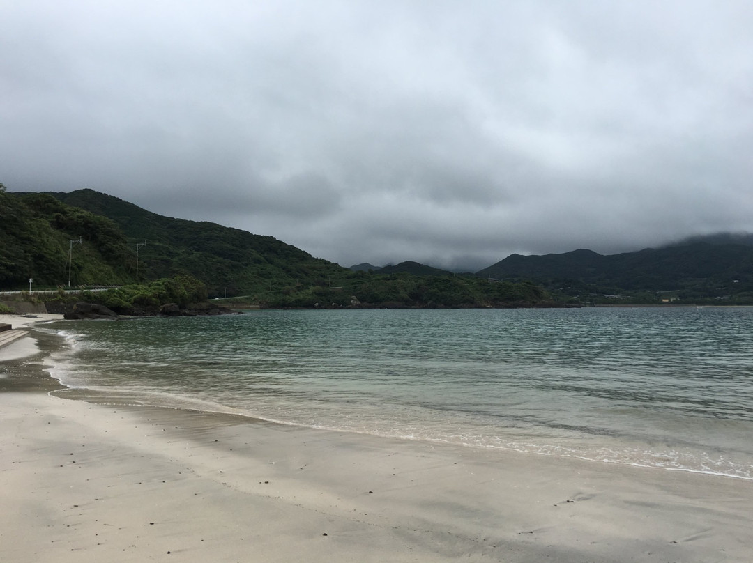 Hitotsuku Beach景点图片