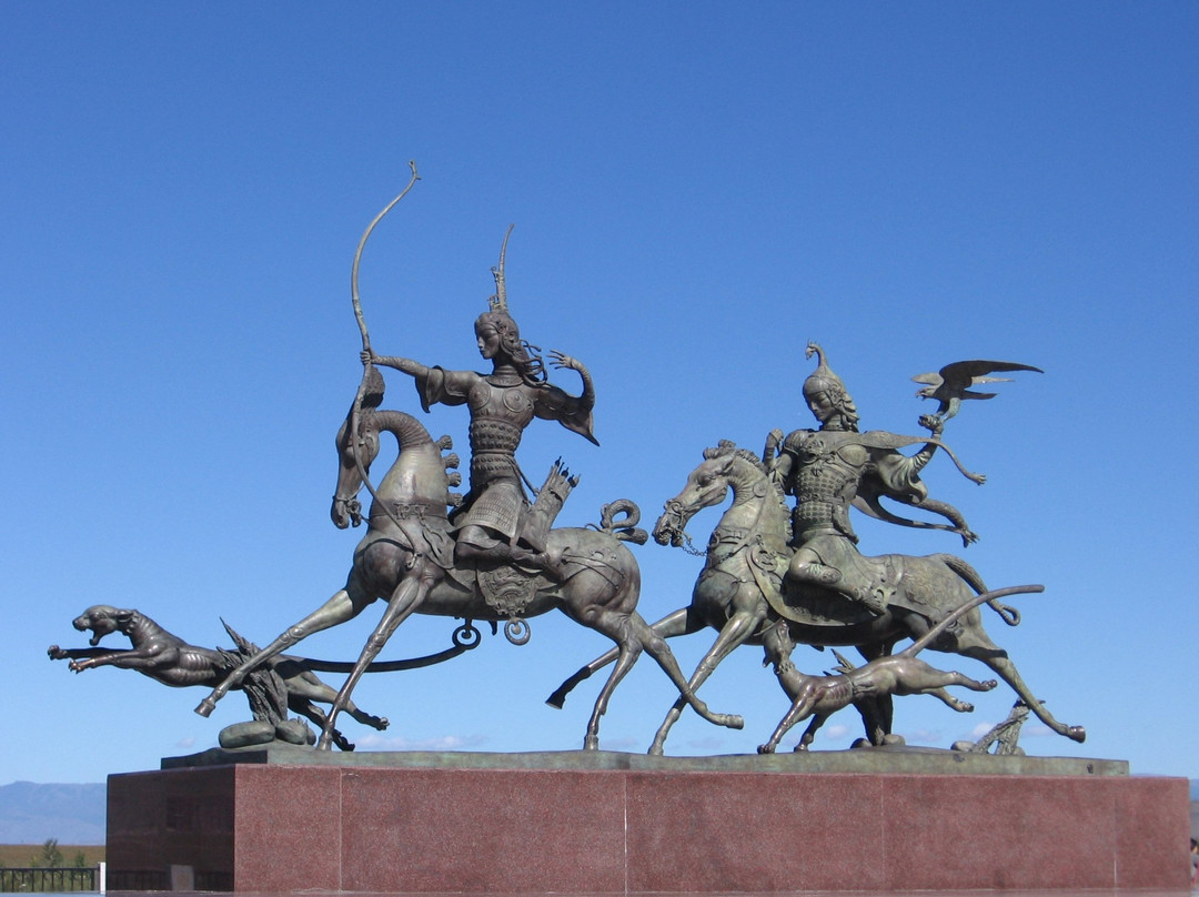 Sculpture the Royal Hunting-Kyzyl必去景点