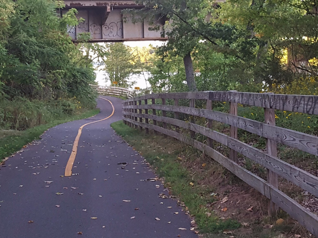 Windsor Locks Canal State Park Trail-Suffield必去景点