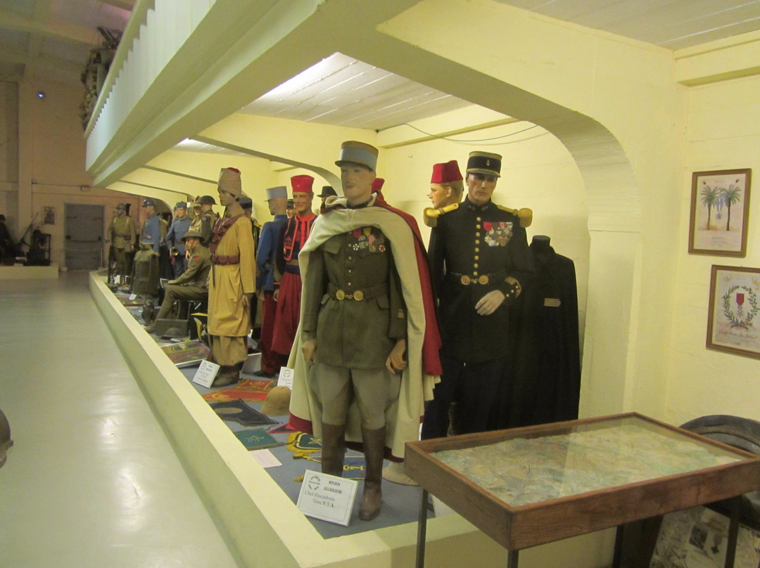 Musée du costume militaire 1900-1950景点图片