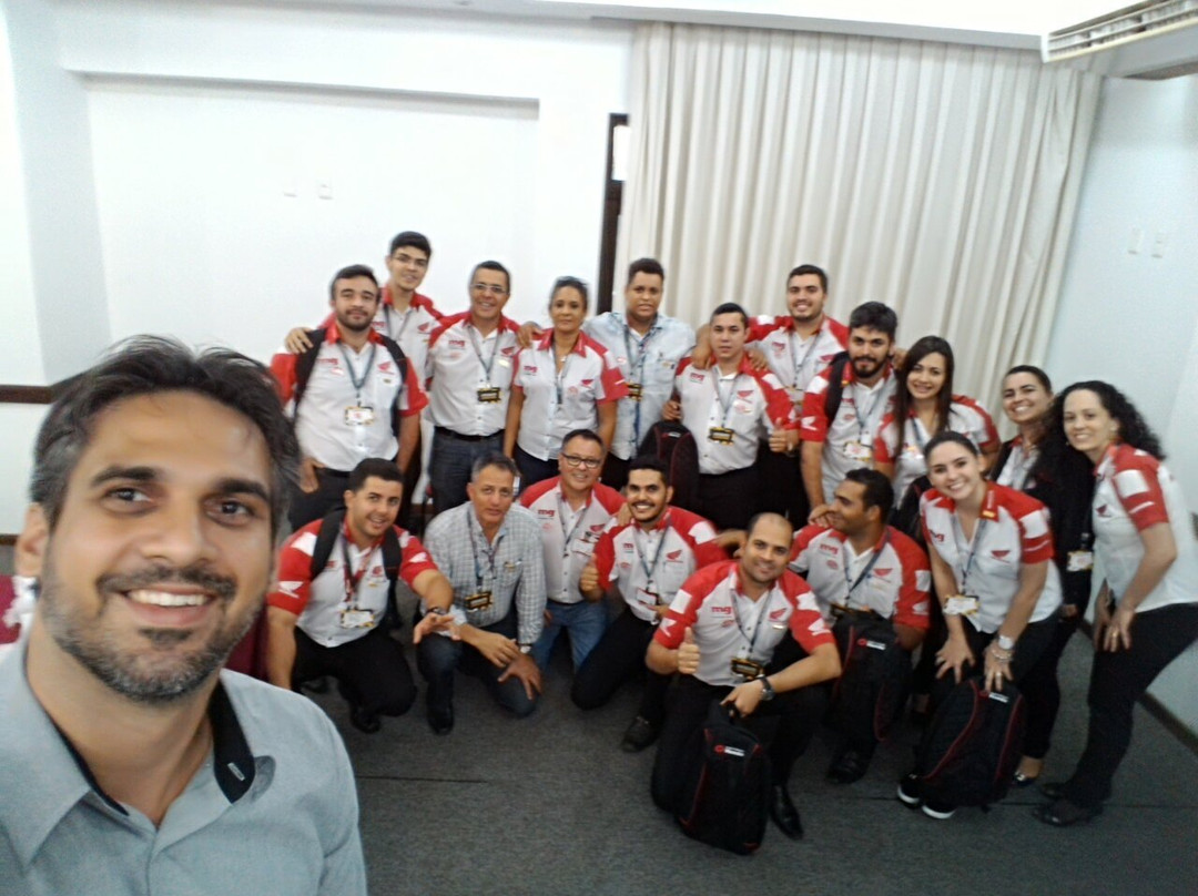 Shelton Palace Hotel主图