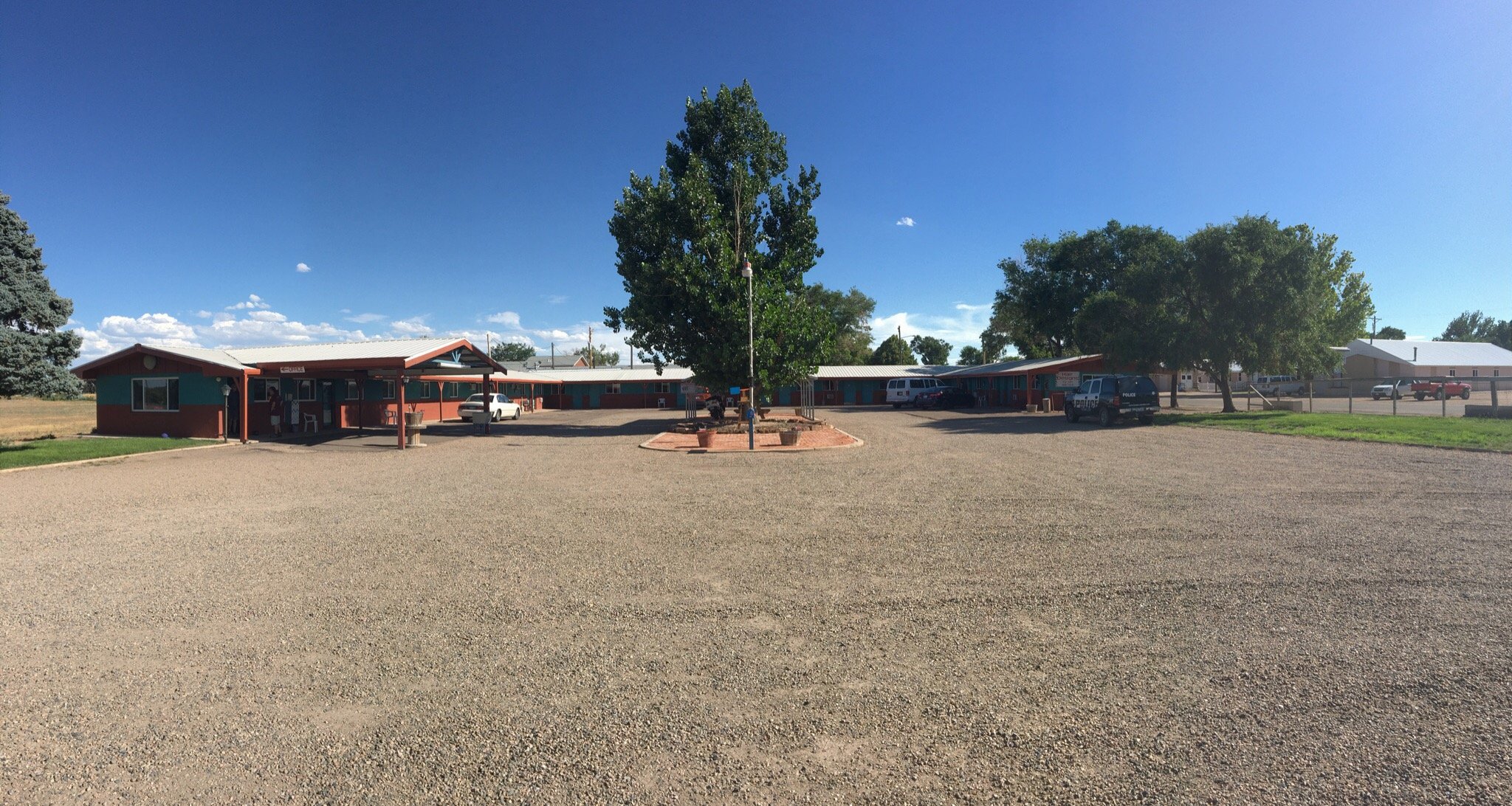 Bushy's Blue Sky Motel-官方
