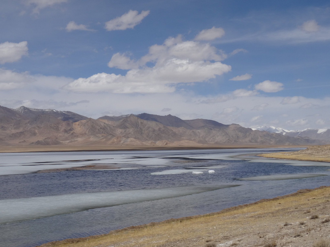 Rangkul Lake景点图片