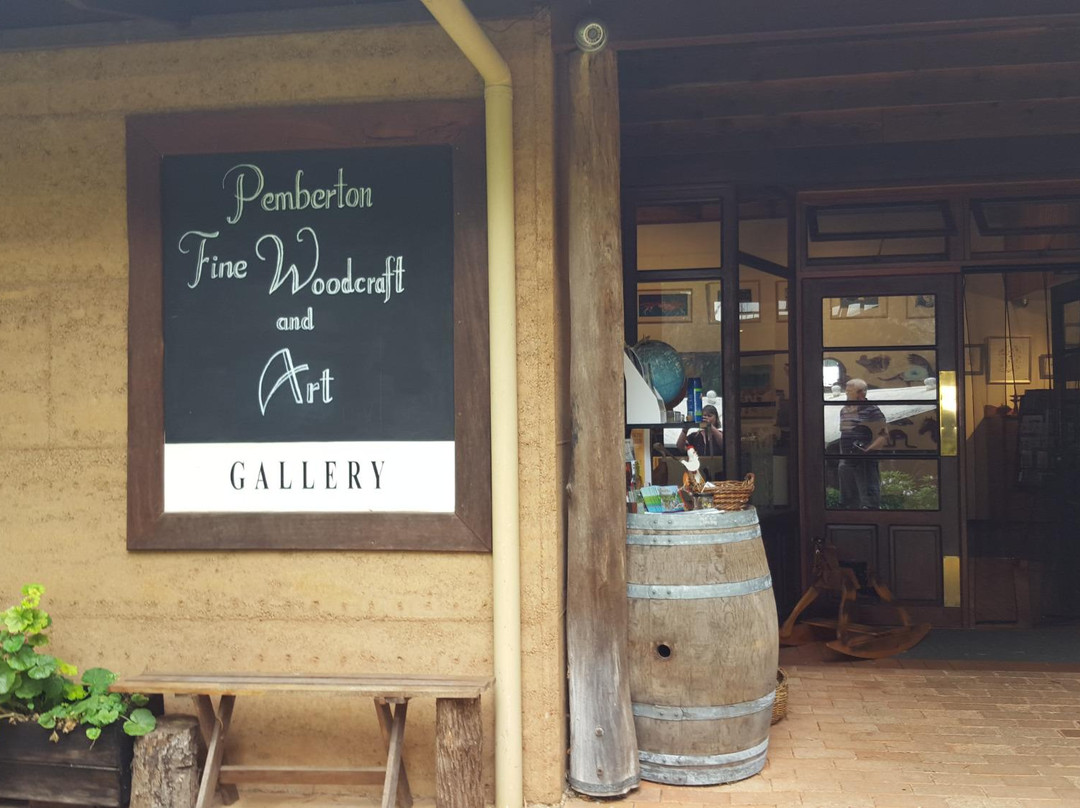 Pemberton Fine Woodcraft Gallery-彭伯顿必去景点