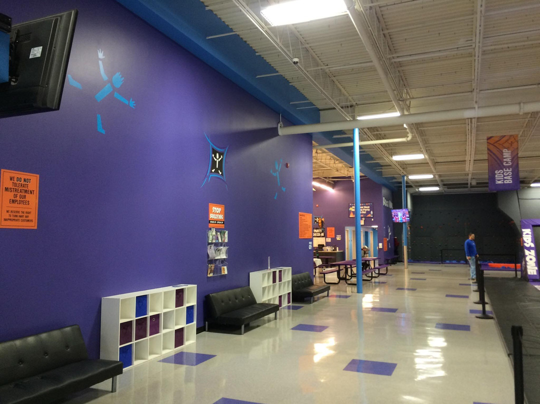 Altitude Trampoline Park景点图片