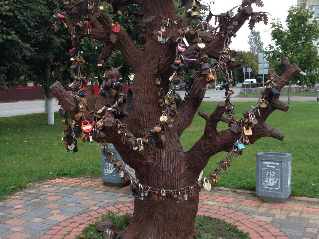 Wish Tree Sculpture景点图片