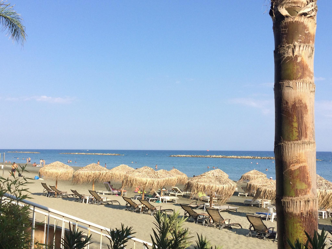 Agios Athanasios餐馆和美食-NOA