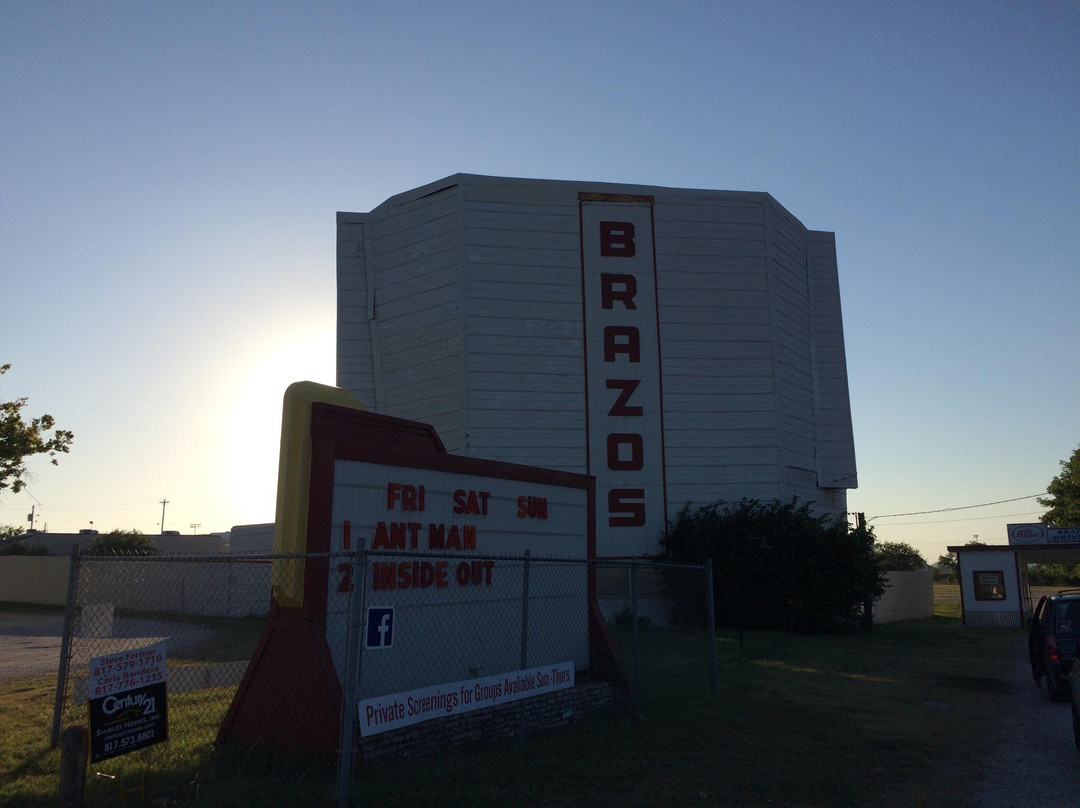 Brazos Drive-in-格兰伯里必去景点