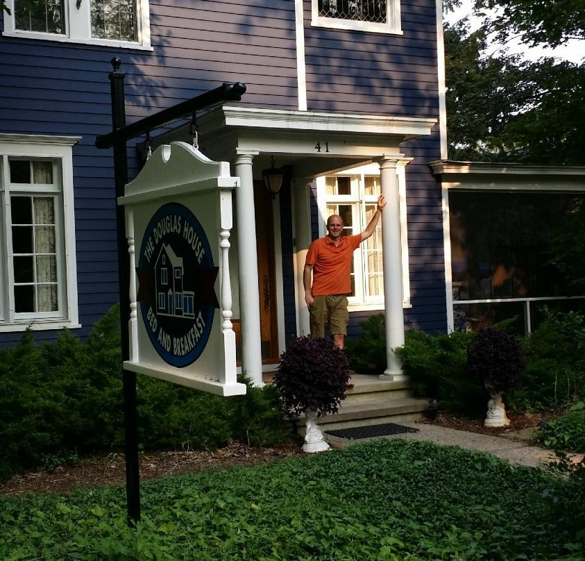 Douglas House B&B主图