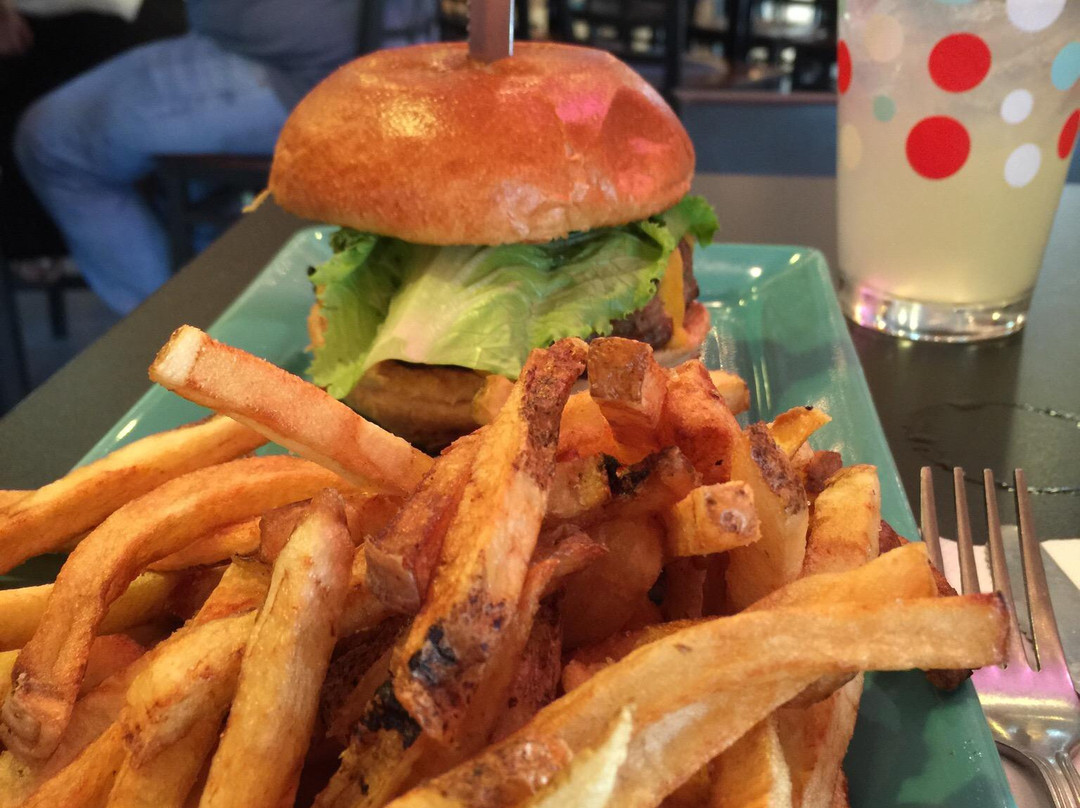 Demore's Offshore Bar and Grill主图
